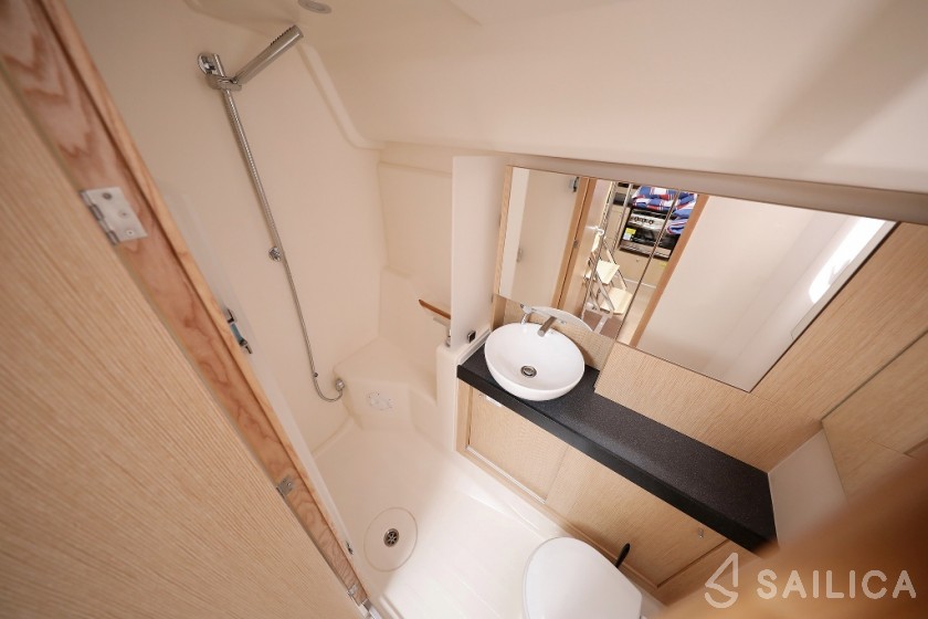 Hanse 455 - Yacht Charter Sailica