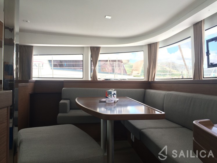 Lagoon 42 - Yacht Charter Sailica