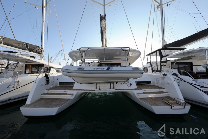 Lagoon 42 - Yacht Charter Sailica