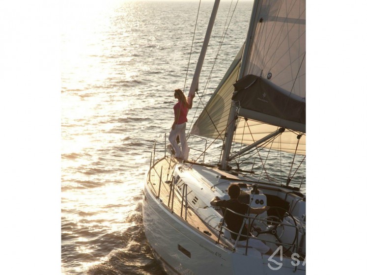 Sun Odyssey 419 - Yacht Charter Sailica