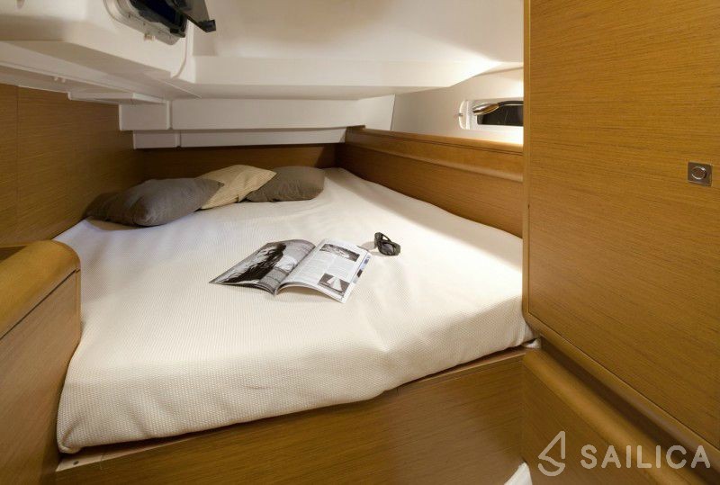 Sun Odyssey 419 - Yacht Charter Sailica