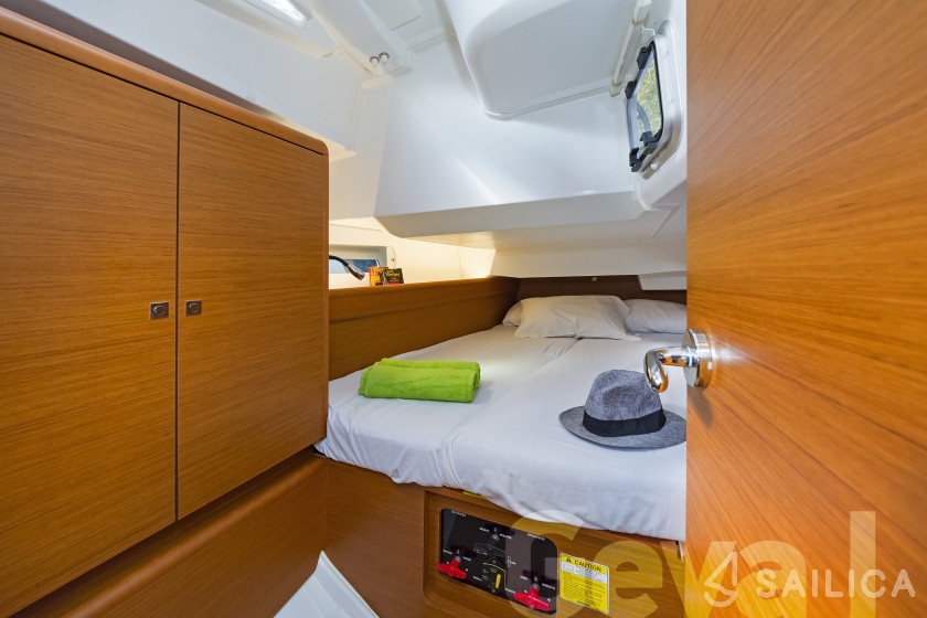 Sun Odyssey 419 - Yacht Charter Sailica