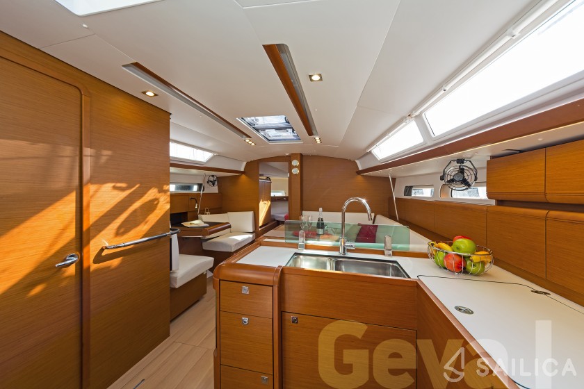 Sun Odyssey 419 - Yacht Charter Sailica