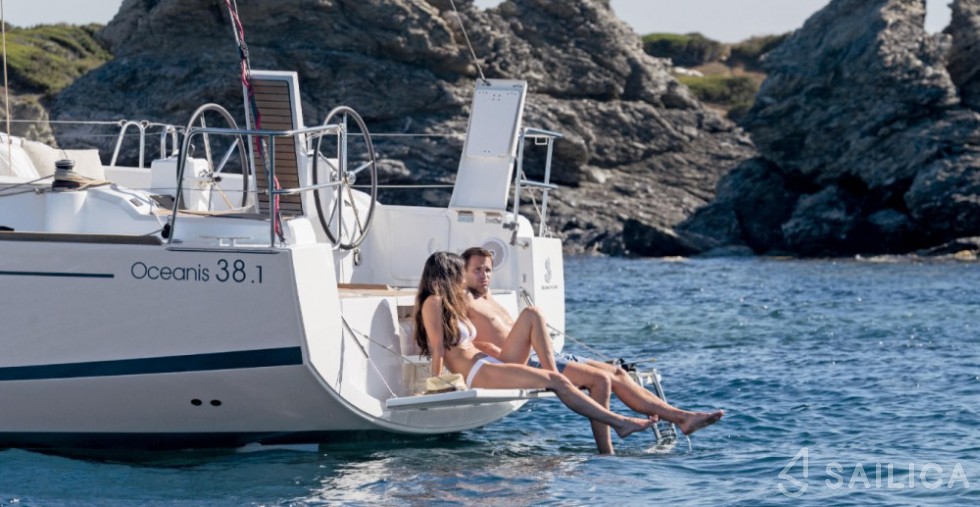 Oceanis 38.1 - Yacht Charter Sailica