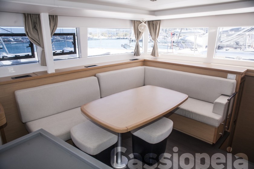 Lagoon 450  Flybridge - Yacht Charter Sailica