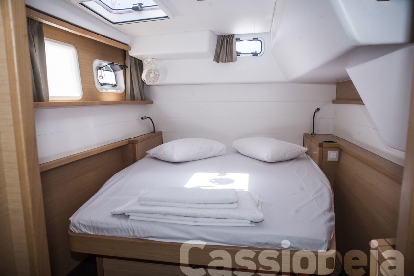 Lagoon 450  Flybridge - Yacht Charter Sailica