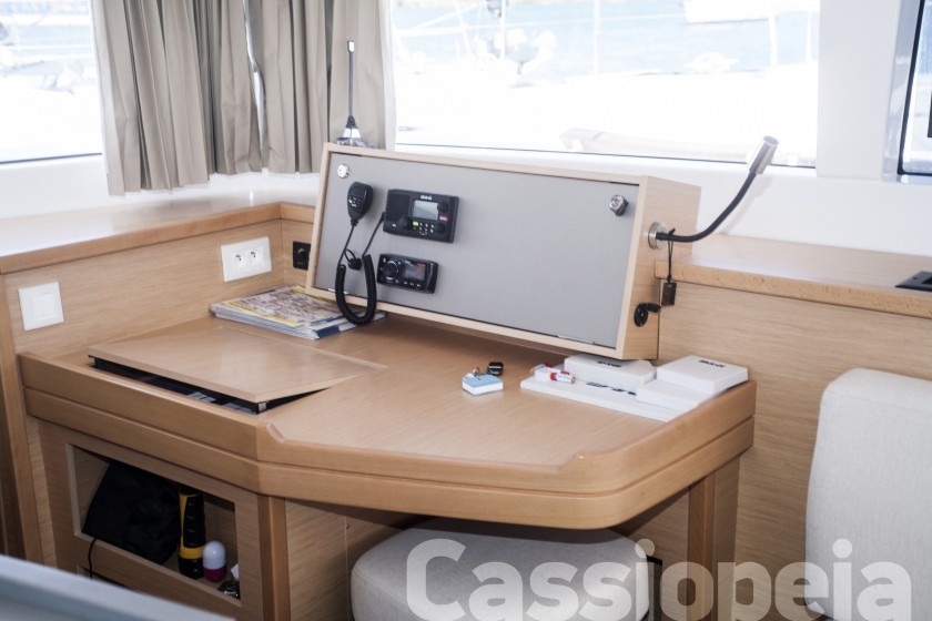 Lagoon 450  Flybridge - Yacht Charter Sailica