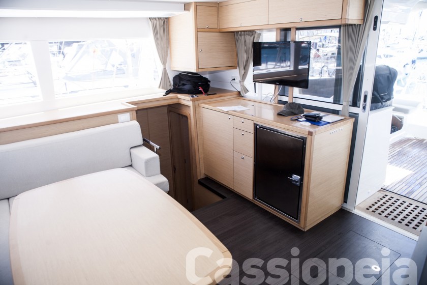 Lagoon 450  Flybridge - Yacht Charter Sailica