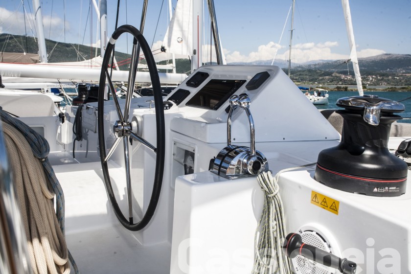 Lagoon 450  Flybridge - Yacht Charter Sailica