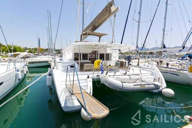 Lagoon 450  Flybridge - Yacht Charter Sailica