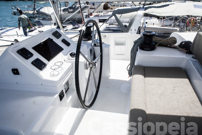 Lagoon 450  Flybridge - Yacht Charter Sailica