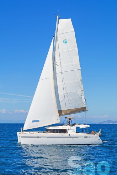 Lagoon 450  Flybridge - Yacht Charter Sailica