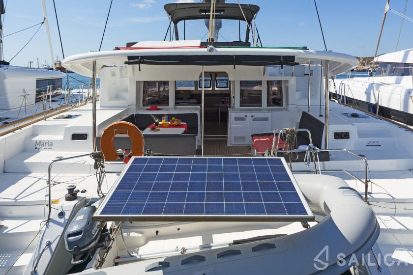 Lagoon 450  Flybridge - Yacht Charter Sailica