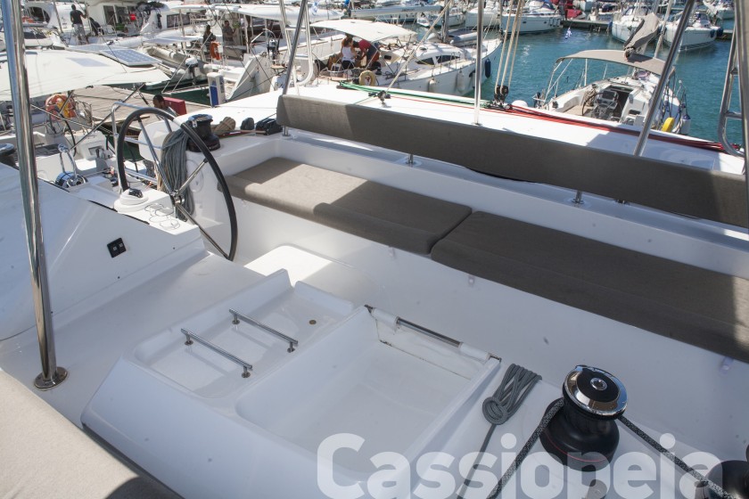 Lagoon 450  Flybridge - Yacht Charter Sailica