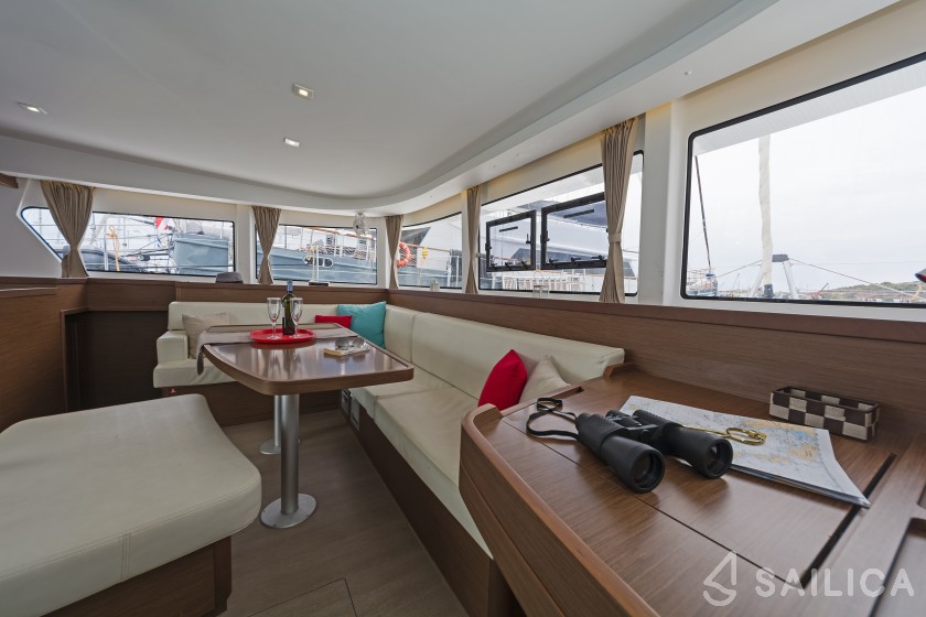 Lagoon 42 - Yacht Charter Sailica