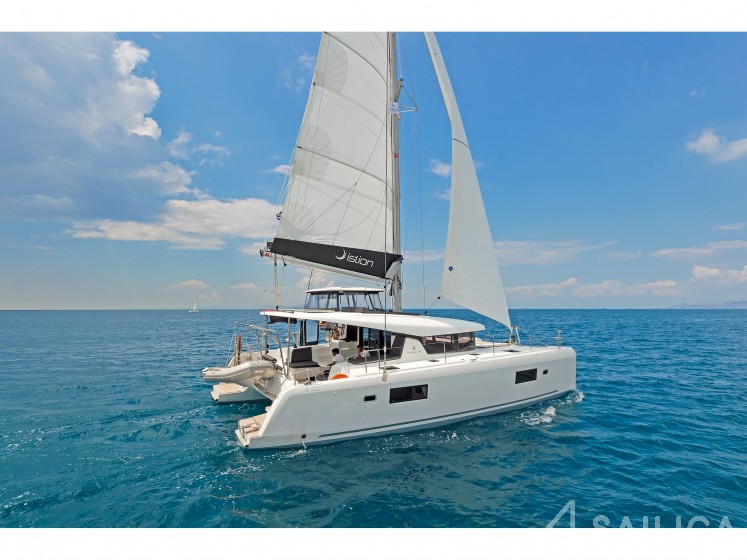 Lagoon 42 - Yacht Charter Sailica