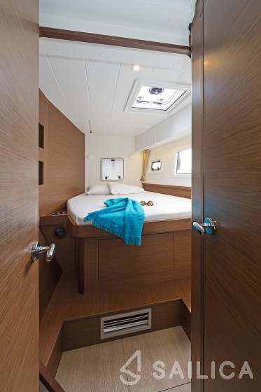 Lagoon 42 - Yacht Charter Sailica