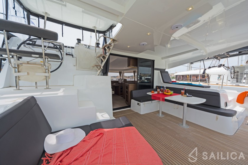Lagoon 42 - Yacht Charter Sailica