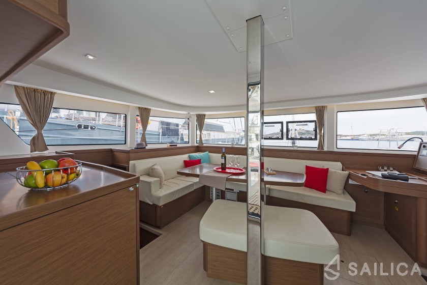 Lagoon 42 - Yacht Charter Sailica