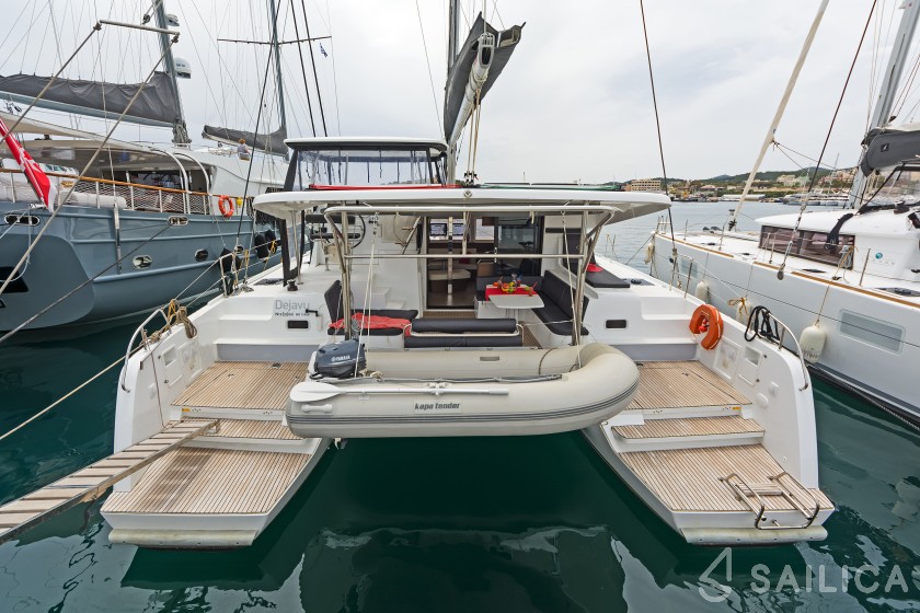 Lagoon 42 - Yacht Charter Sailica