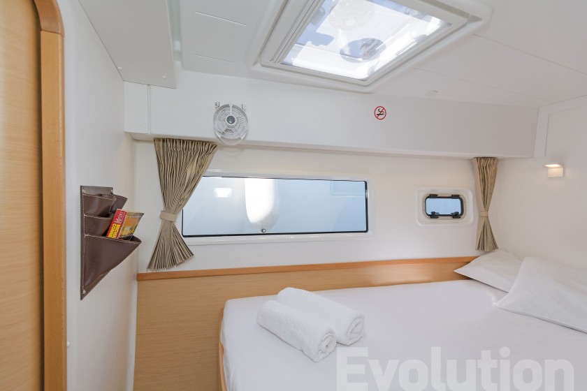 Lagoon 42 - Yacht Charter Sailica