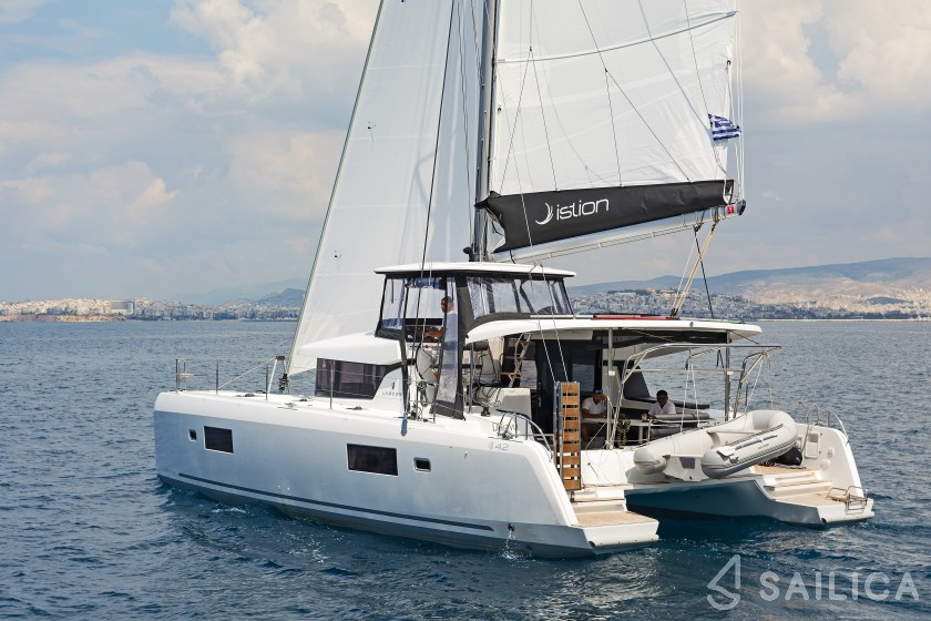 Lagoon 42 - Yacht Charter Sailica