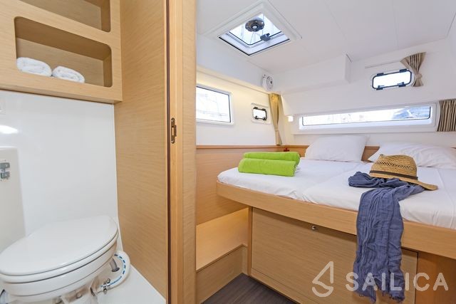 Lagoon 42 - Yacht Charter Sailica