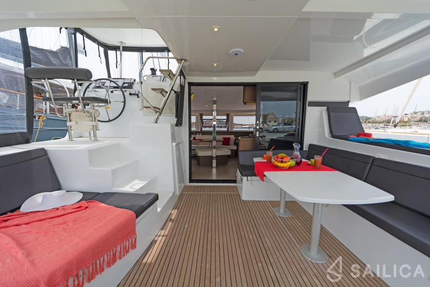 Lagoon 42 - Yacht Charter Sailica