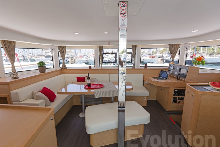 Lagoon 42 - Yacht Charter Sailica