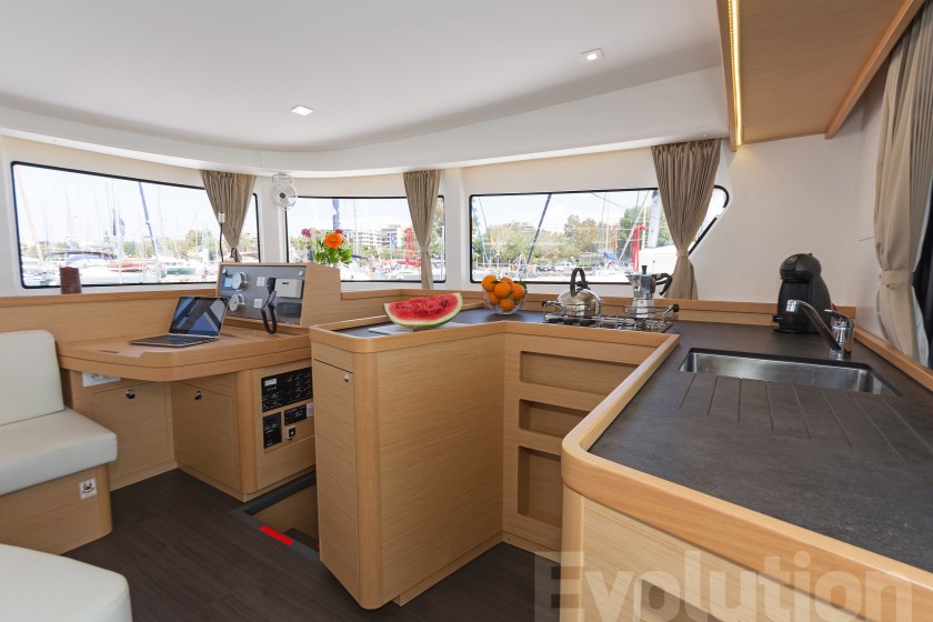 Lagoon 42 - Yacht Charter Sailica