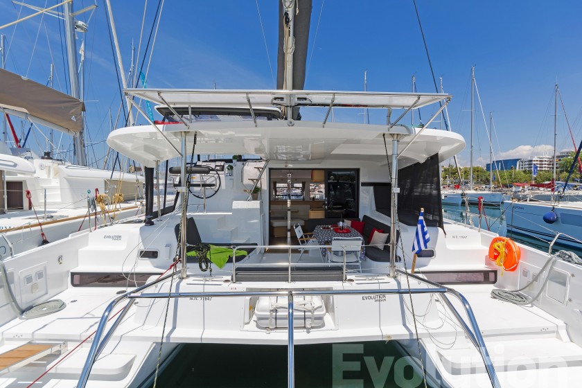 Lagoon 42 - Yacht Charter Sailica