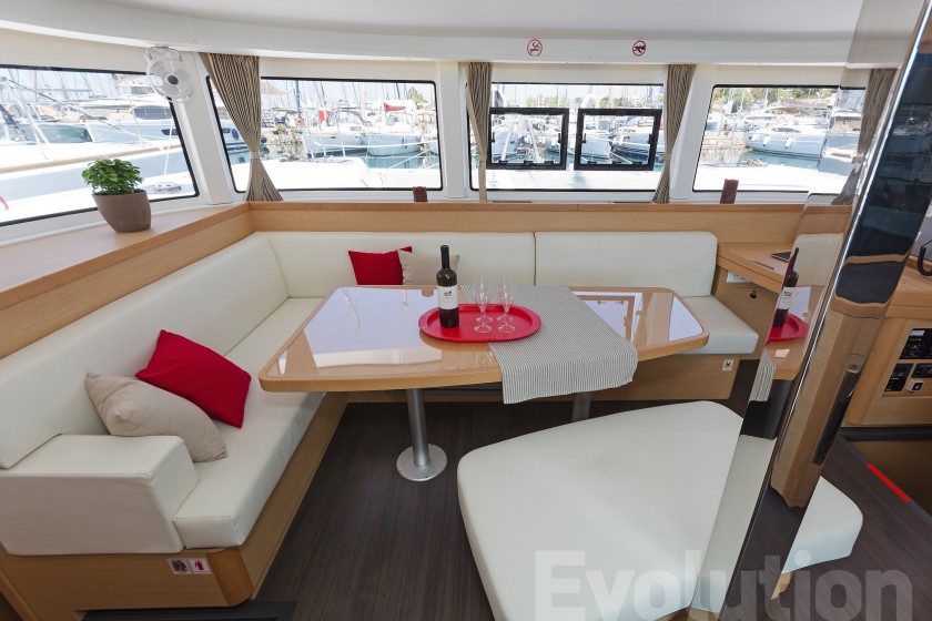 Lagoon 42 - Yacht Charter Sailica