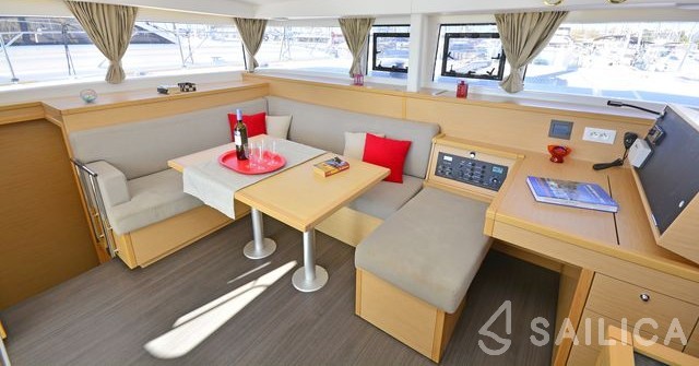 Lagoon 400 S2 - Yacht Charter Sailica