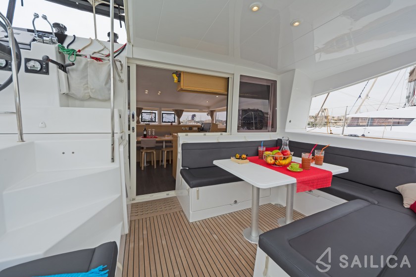 Lagoon 400 S2 - Yacht Charter Sailica