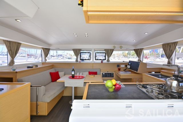 Lagoon 400 S2 - Yacht Charter Sailica