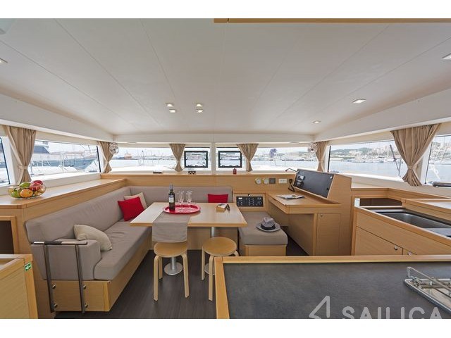 Lagoon 400 S2 - Yacht Charter Sailica