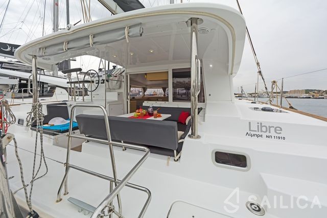 Lagoon 400 S2 - Yacht Charter Sailica