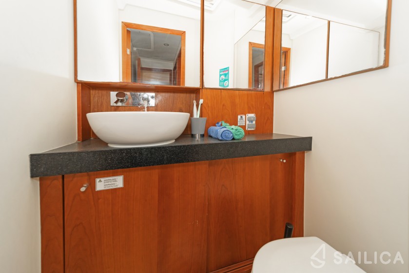 Hanse 455 - Yacht Charter Sailica