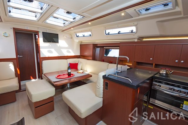 Hanse 455 - Yacht Charter Sailica