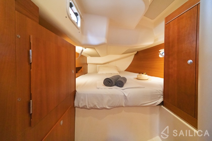 Hanse 455 - Yacht Charter Sailica