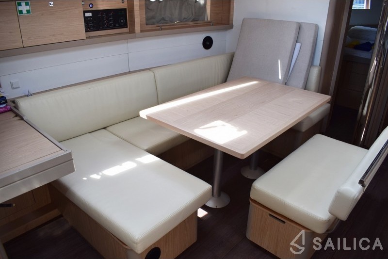 Oceanis 48 - Yacht Charter Sailica