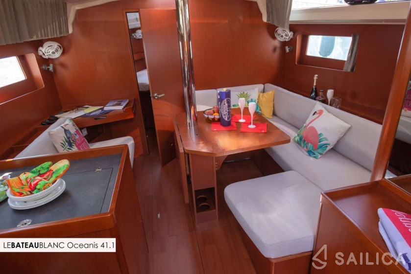 Oceanis 41.1 - Yacht Charter Sailica