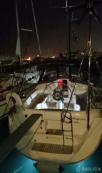 Sun Odyssey 36.2 - Yacht Charter Sailica