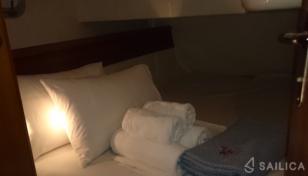 Sun Odyssey 36.2 - Yacht Charter Sailica