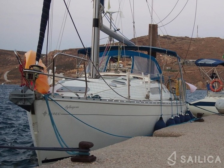 Sun Odyssey 36.2 - Yacht Charter Sailica
