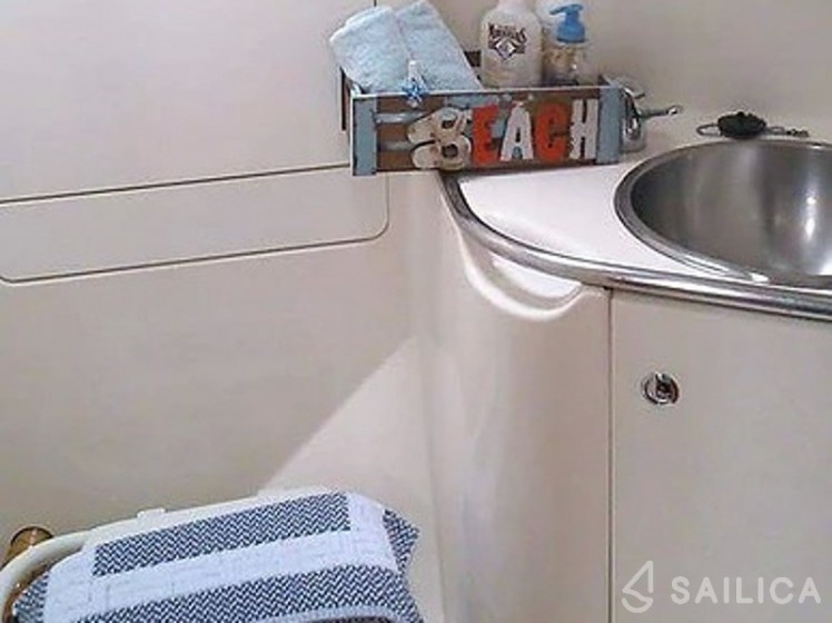 Sun Odyssey 36.2 - Yacht Charter Sailica