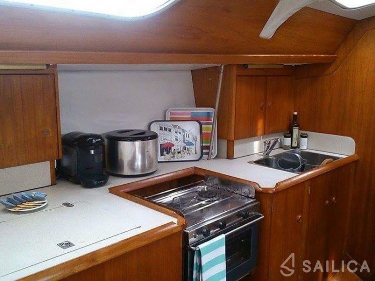 Sun Odyssey 36.2 - Yacht Charter Sailica