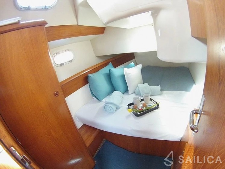 Sun Odyssey 36.2 - Yacht Charter Sailica