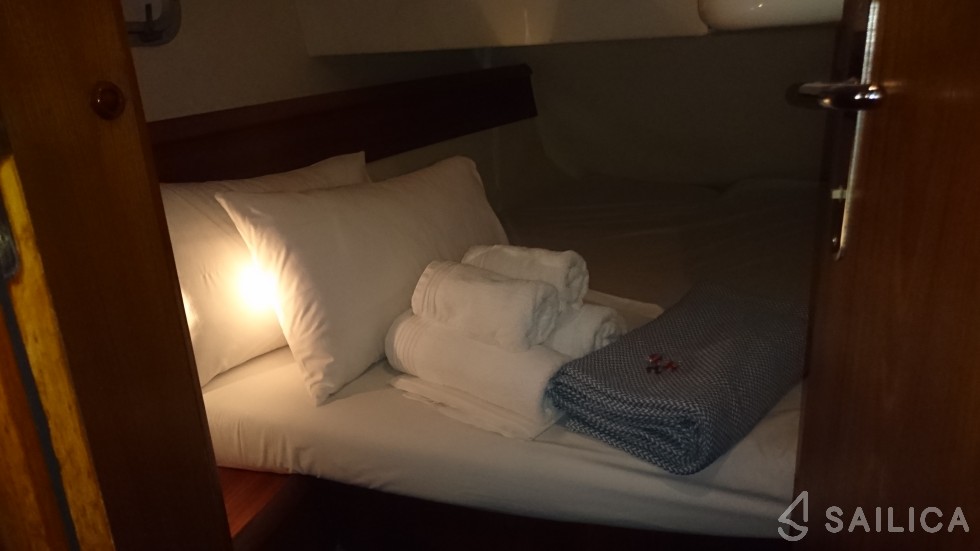 Sun Odyssey 36.2 - Yacht Charter Sailica
