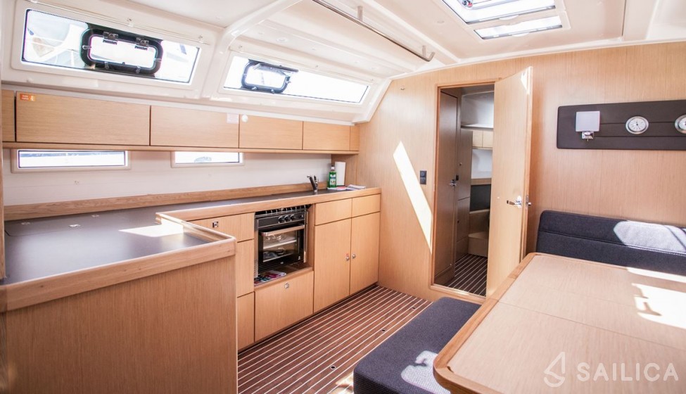 Bavaria 46 Cruiser - Yacht Charter Sailica